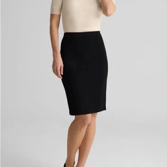 St. John knit skirt - Picture 1 of 4